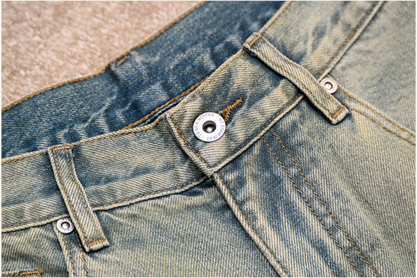 Silver-tone jeans buttons